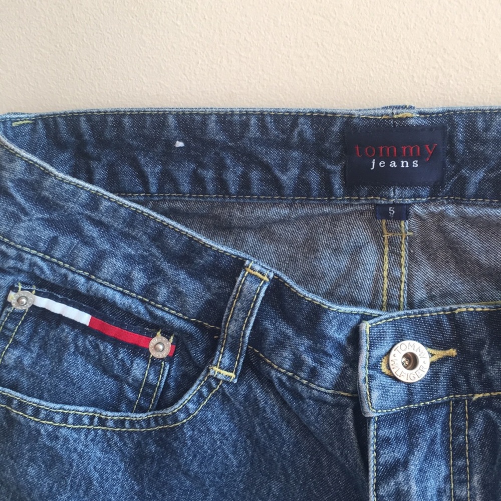 Tommy Hilfiger vintage jean shorts - Picture 2 of 3